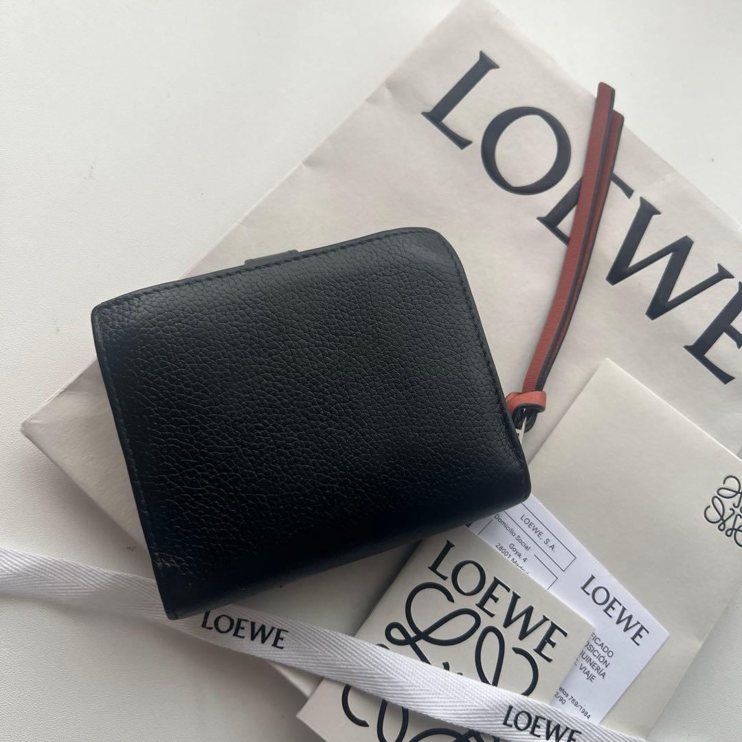251 極上美品 LOEWE ロエベ 2つ折り財布