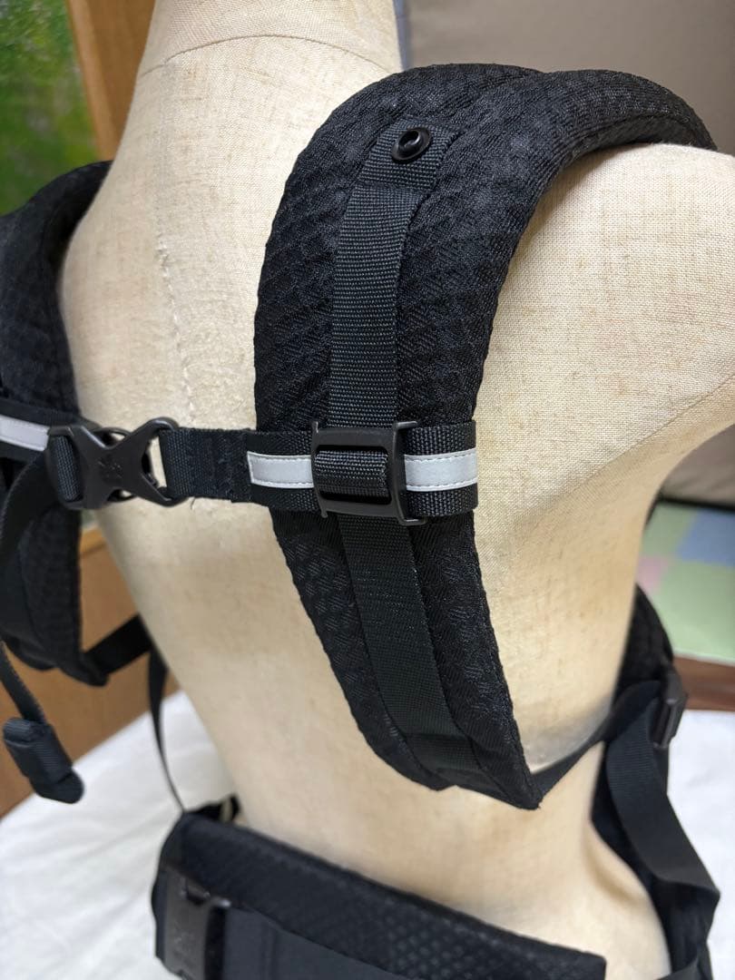 エルゴベビー オムニ ブリーズ 黒 未使用に近い 抱っこ紐 air メッシュ