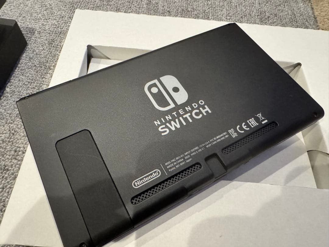 ［美品］Nintendo Switch 本体 (箱、付属品付き)