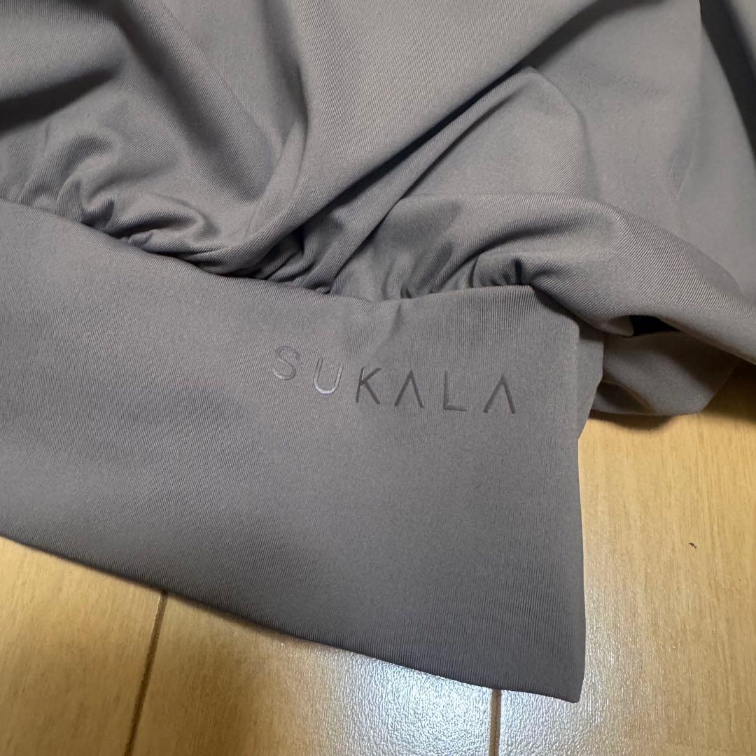 【SUKALA】ブラトップ付きバルーンカシュクールトップス M