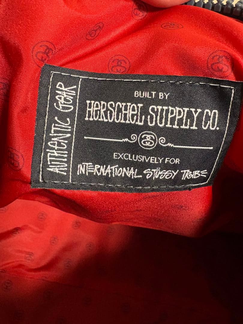 HERSCHEL×STUSSY ボストンバッグ ネイビー グラフィティプリント