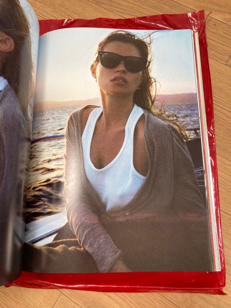 アート・デザイン・音楽 KATE MOSS BY MARIO TESTINO