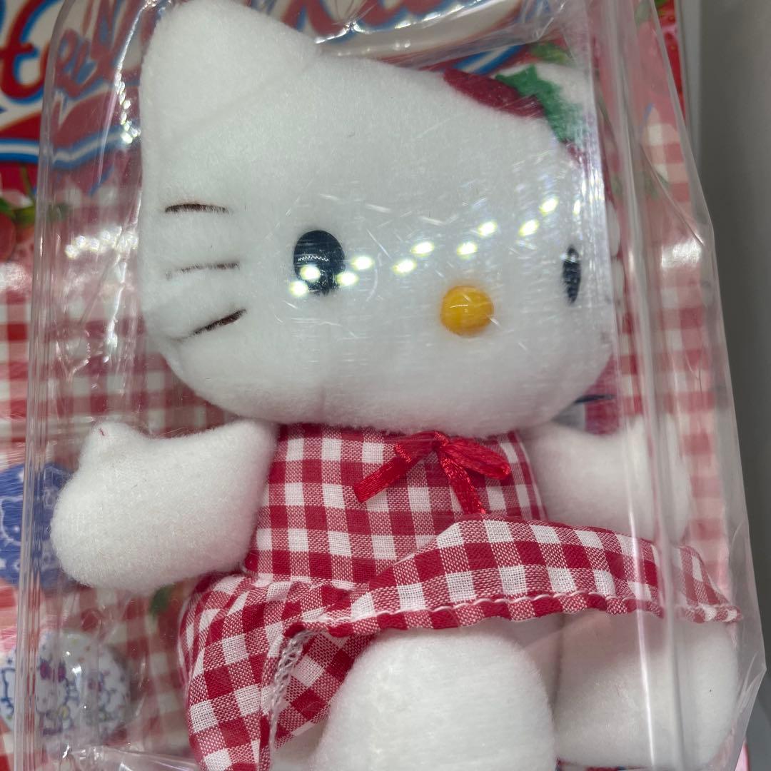 ハローキティ いちご ぬいぐるみ 缶バッジ付 未開封