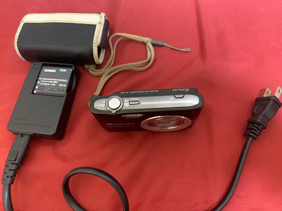 CASIO EXILIM 10.1メガピクセル デジタルカメラEX-Z300
