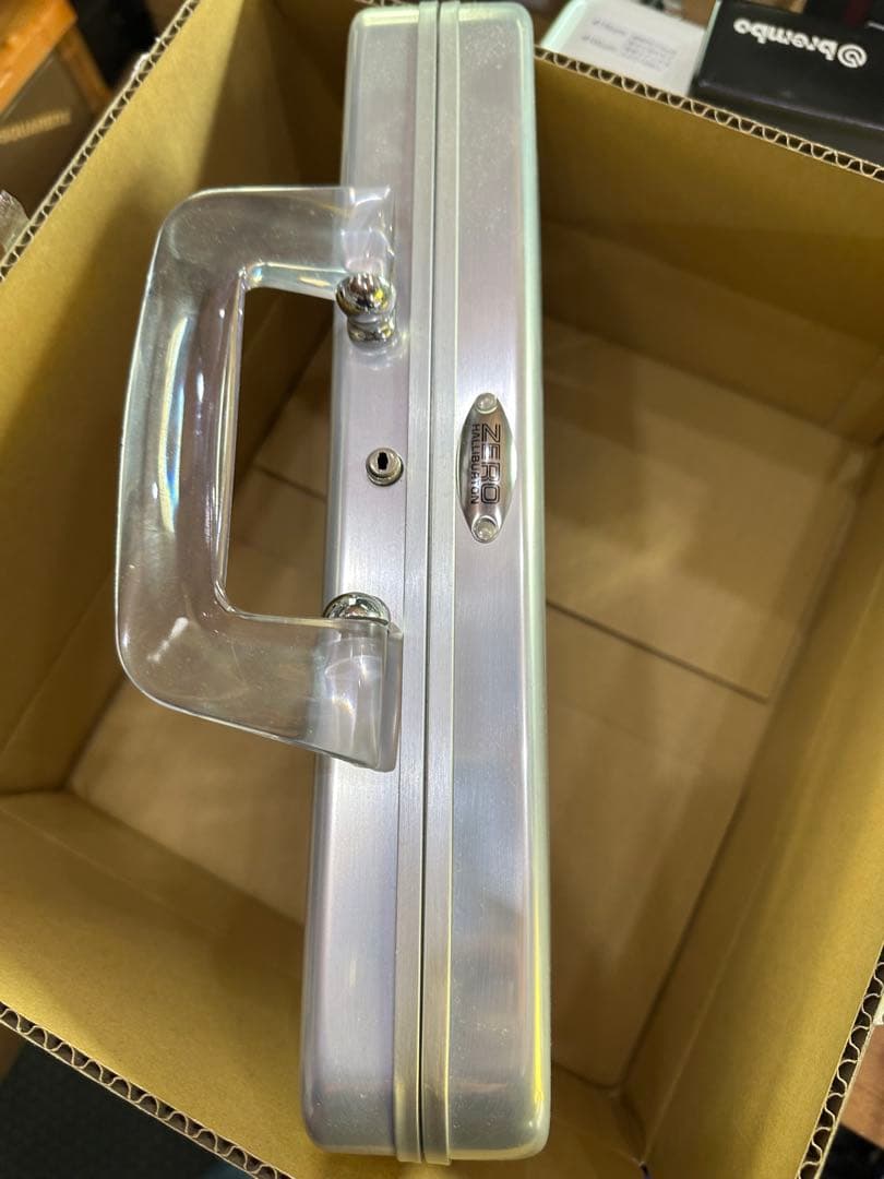 ゼロハリバートン ZERO HALLIBURTON アルミ製 アタッシェケース