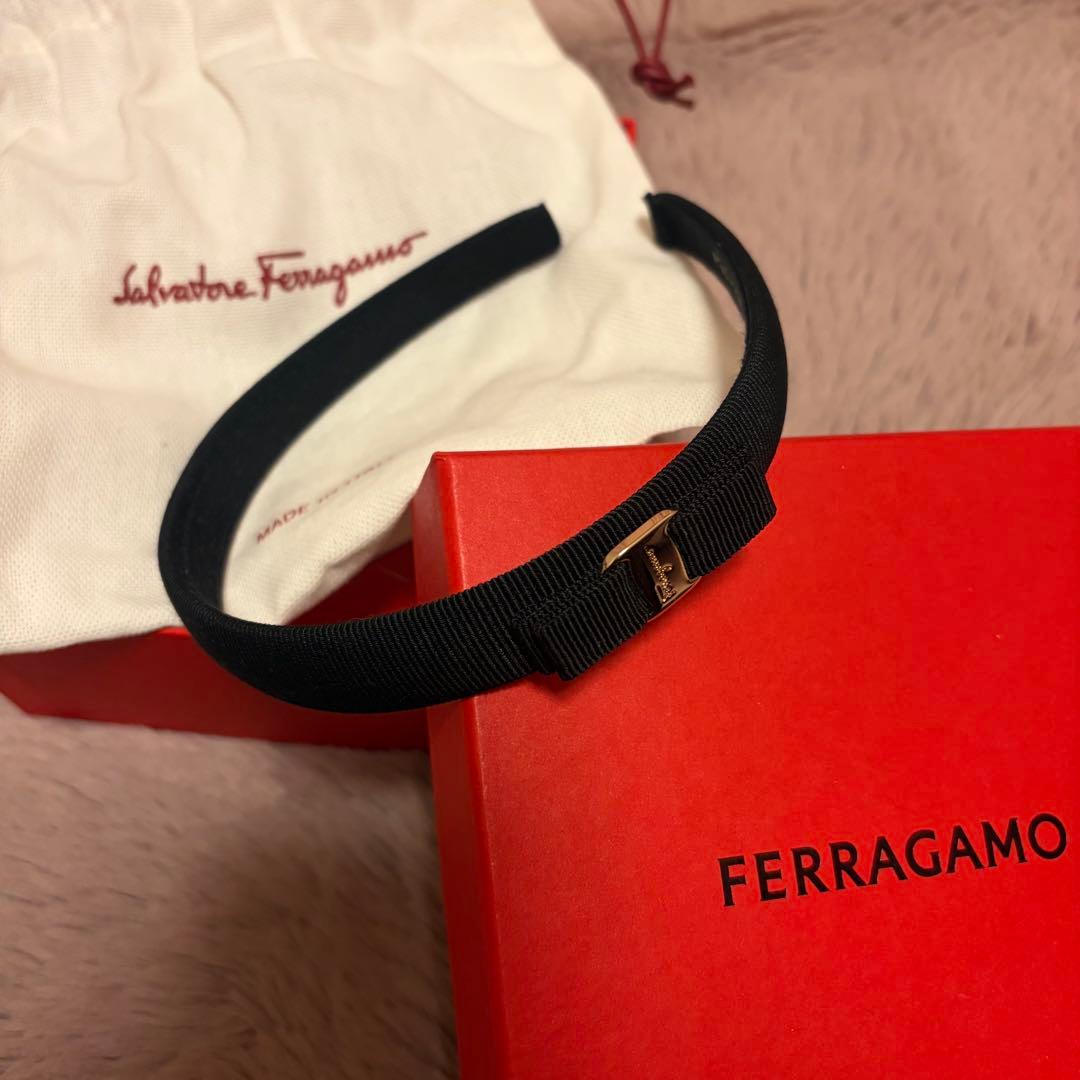 Ferragamo カチューシャ リボン