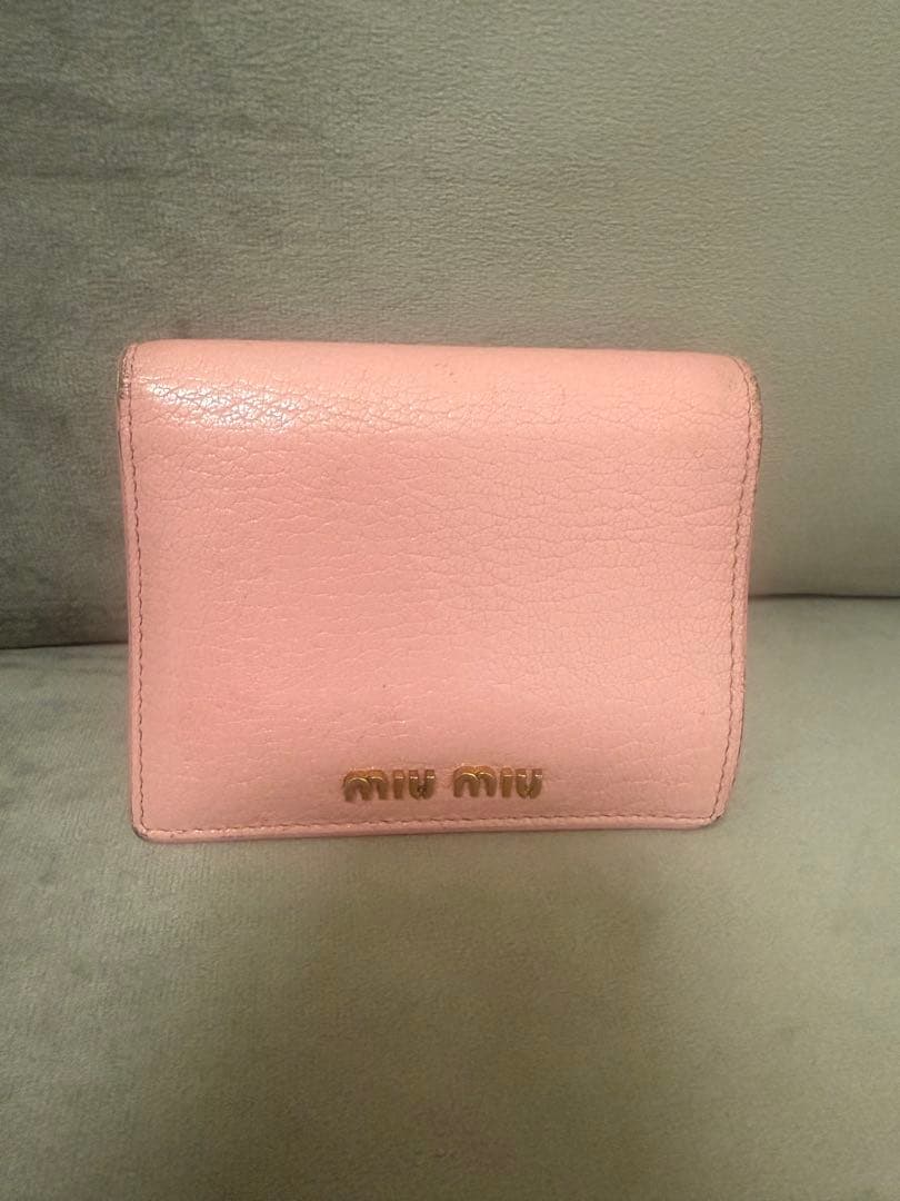 miu miu ピンク 二つ折り財布