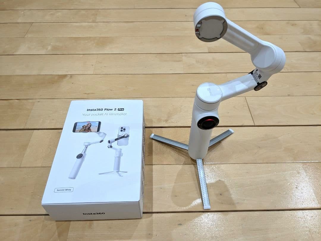 Insta360 Flow 2 Proホワイト+磁気マウント＋説明書＋ステッカー