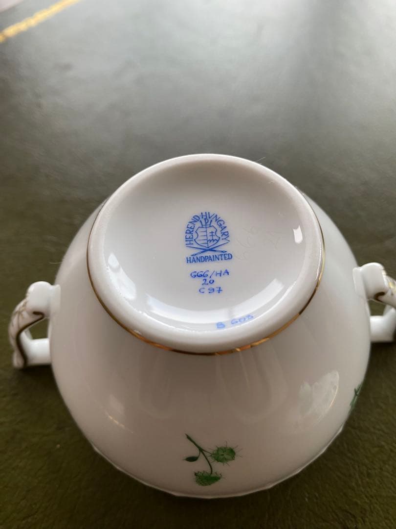 HEREND 蓋付きカップ２客