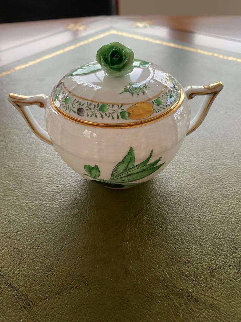 HEREND 蓋付きカップ２客