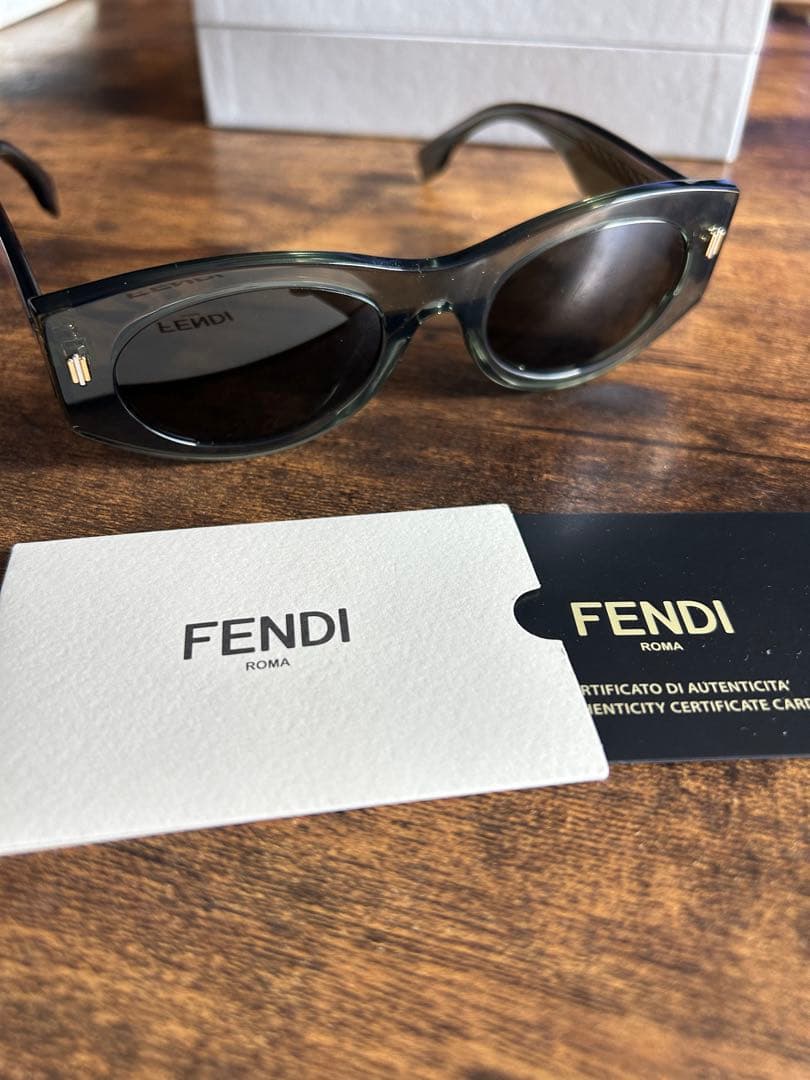 fendi サングラス