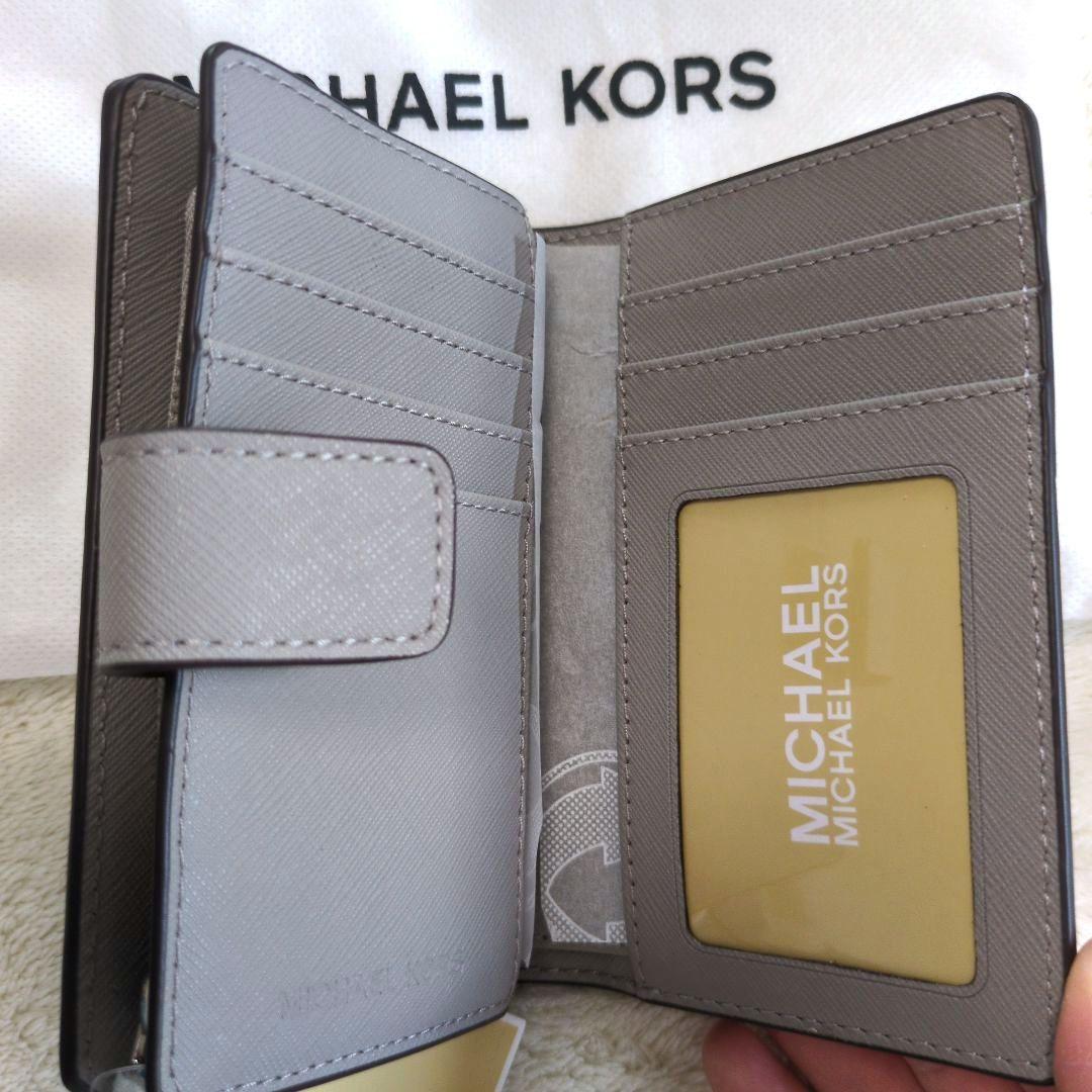 新品タグ付き■MICHAEL KORS ■グレー■ 二つ折り財布　■2026福袋