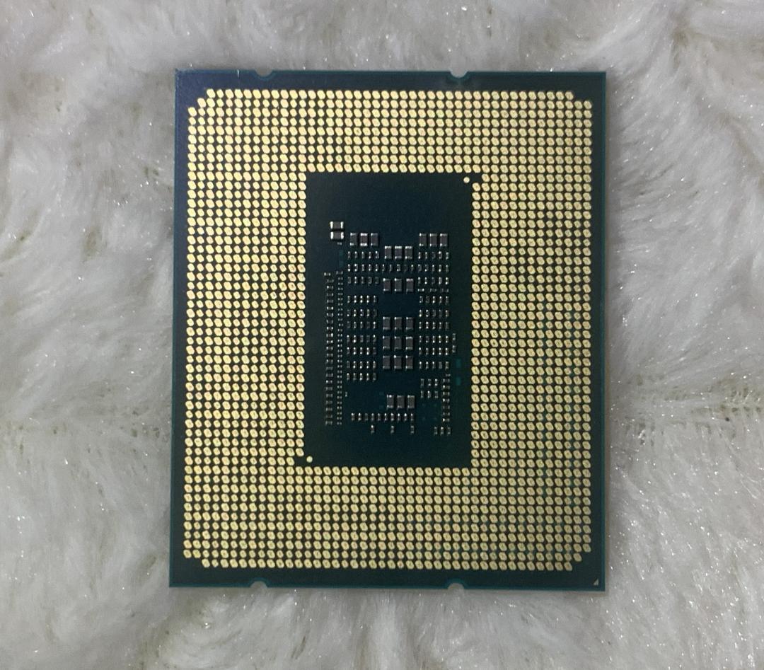 Intel Core i3-12100F 12世代 CPU
