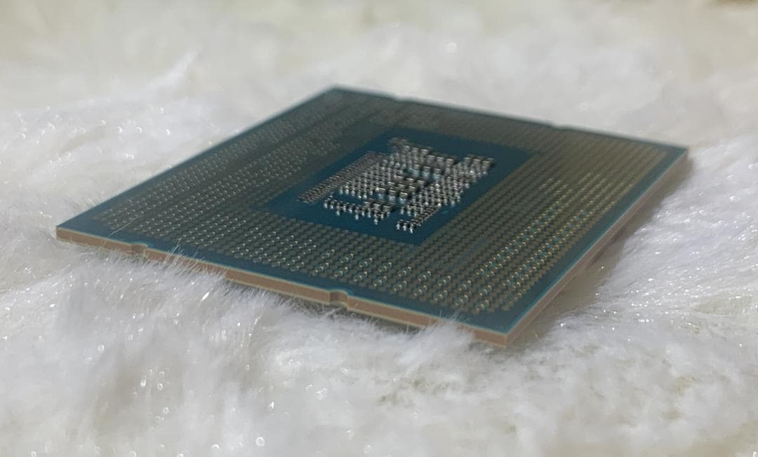 Intel Core i3-12100F 12世代 CPU
