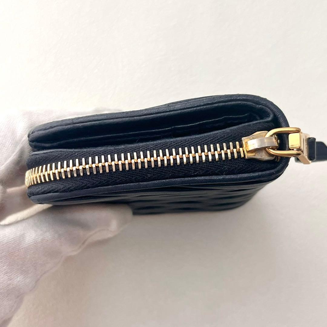 MIUMIU マテラッセ 二つ折り財布 ネイビー ラウンドジップ　0203-②
