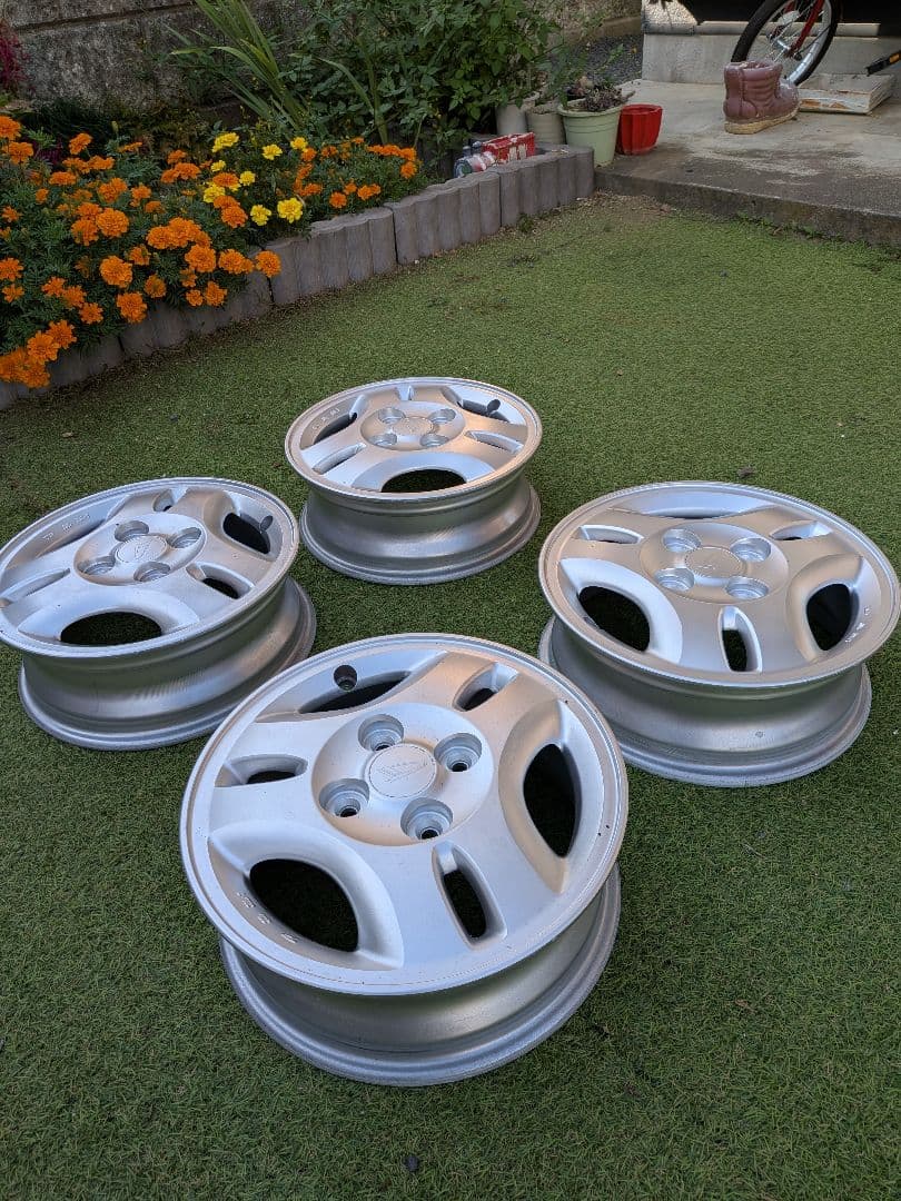 13インチ4.5J 4穴 PCD100 +45 ダイハツ純正ホイール4本セット