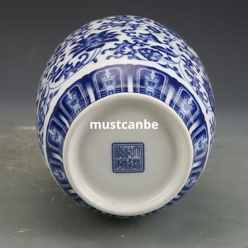 清乾隆青花纏枝紋冬瓜瓶 景徳鎮 陶磁器 装飾品 現代工芸品 美術品 置物