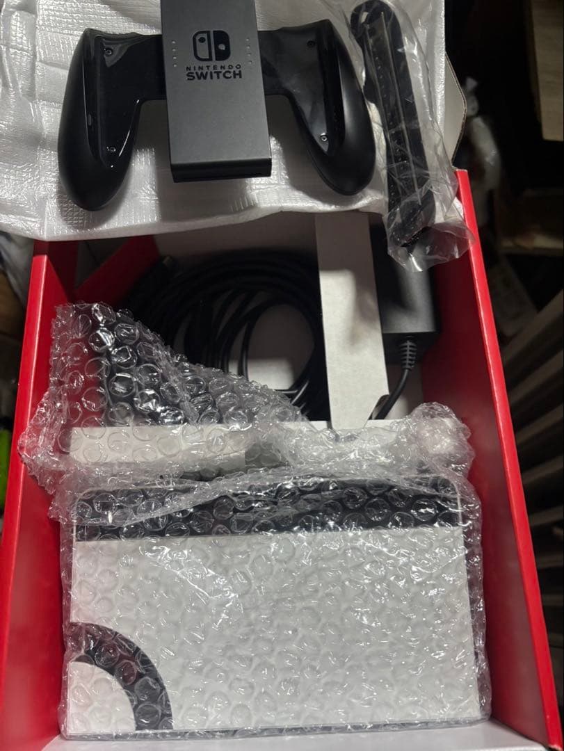 Nintendo Switch 有機EL ピカチュウデザイン