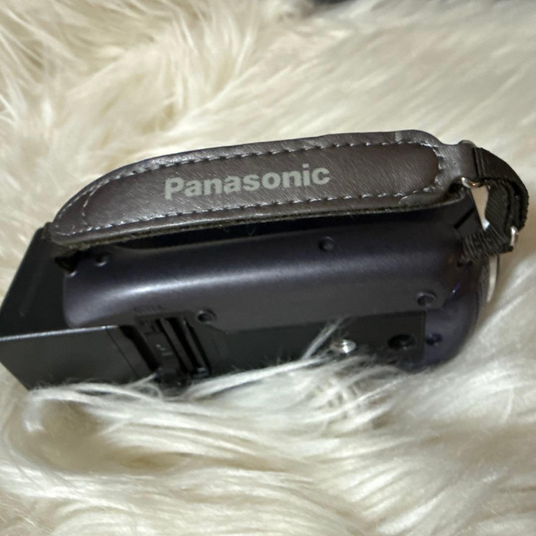 大容量バッテリー＆SDカード付Panasonic HC-V300M ビデオカメラ