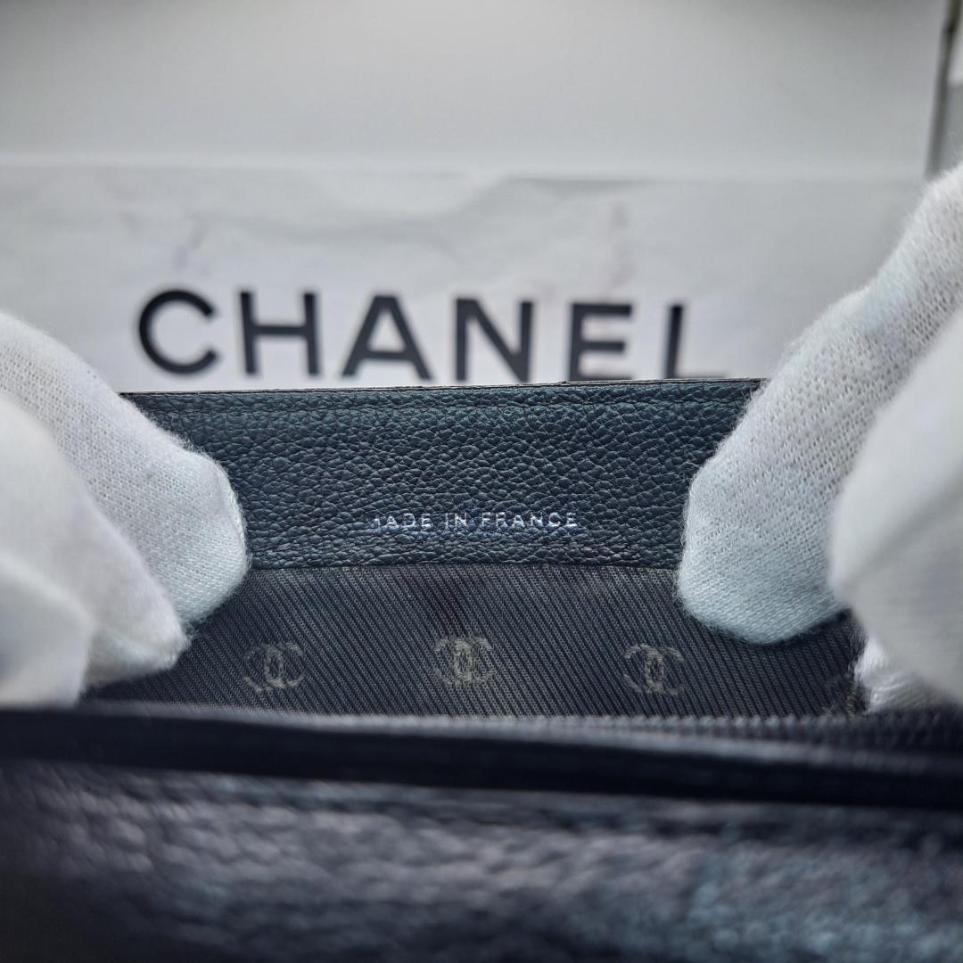 CHANEL　ココボタン　コンパクト　ブラック　二つ折り財布 　財布