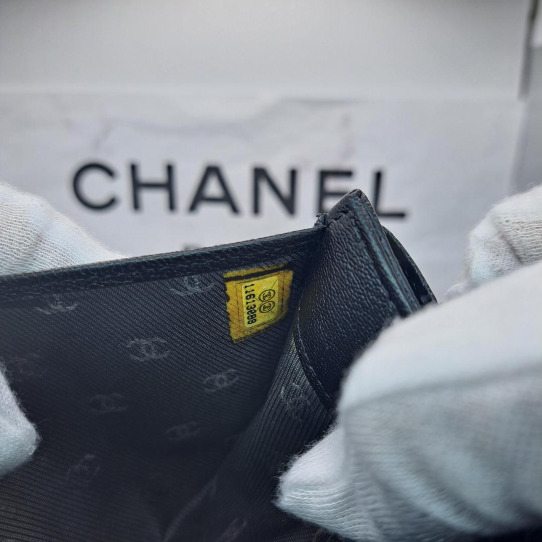 CHANEL　ココボタン　コンパクト　ブラック　二つ折り財布 　財布