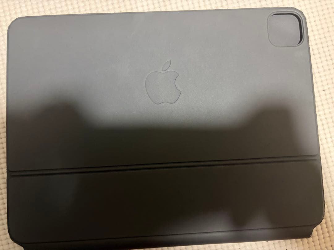 Apple iPad Pro 11インチ　純正Magic Keyboard付き
