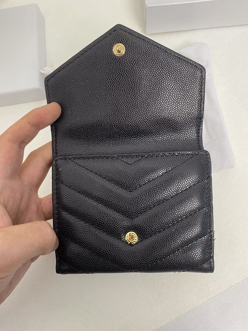 Yves Saint Laurent ブラック三つ折り財布