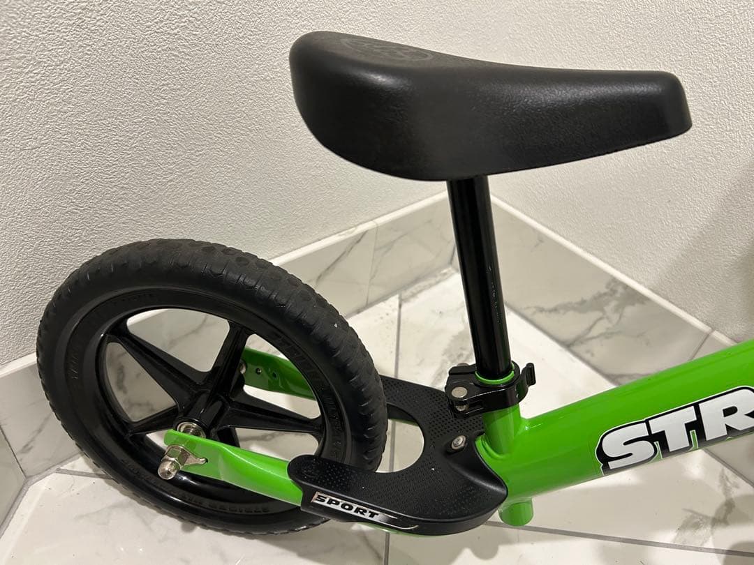 STRIDER スポーツ バランスバイク グリーン