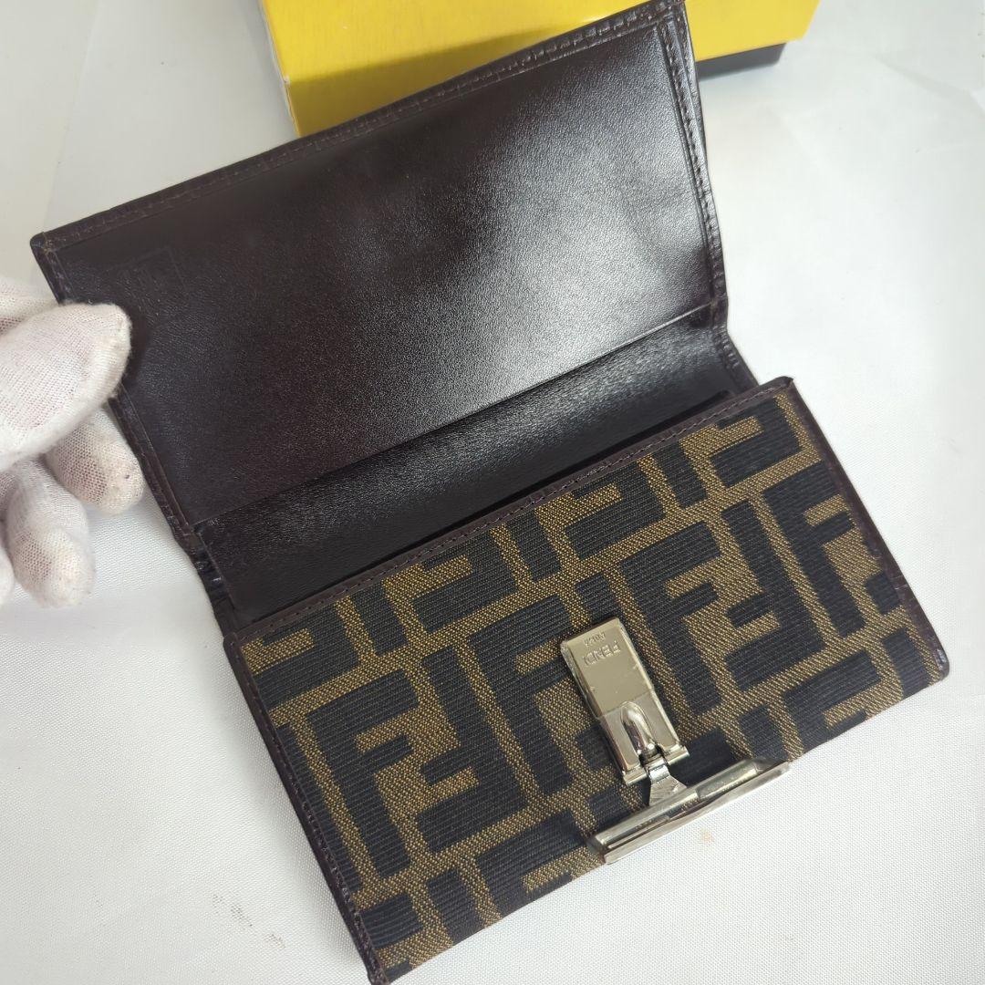 FENDI フェンディ 三つ折り 財布 ズッカ柄 ロゴ コンパクト ウォレット