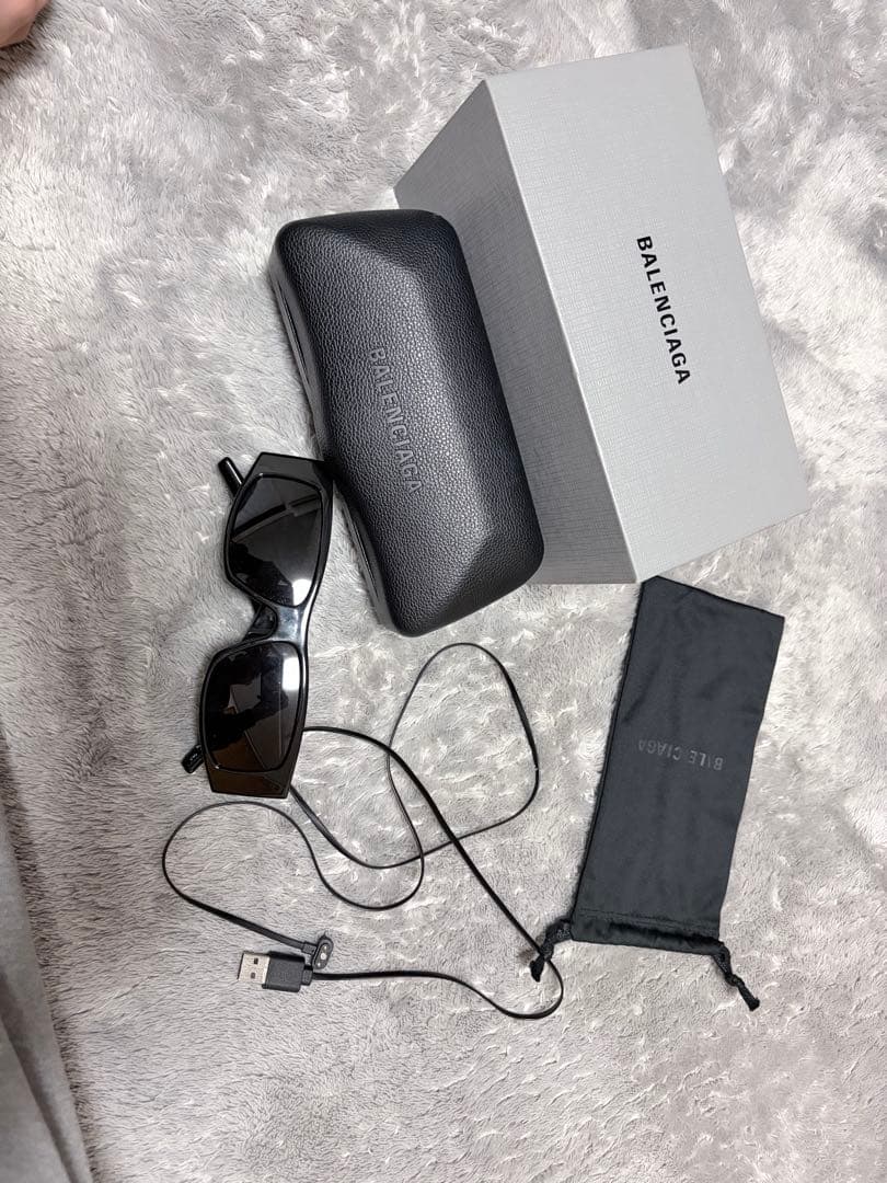BALENCIAGA LEDロゴ サングラス ブラック