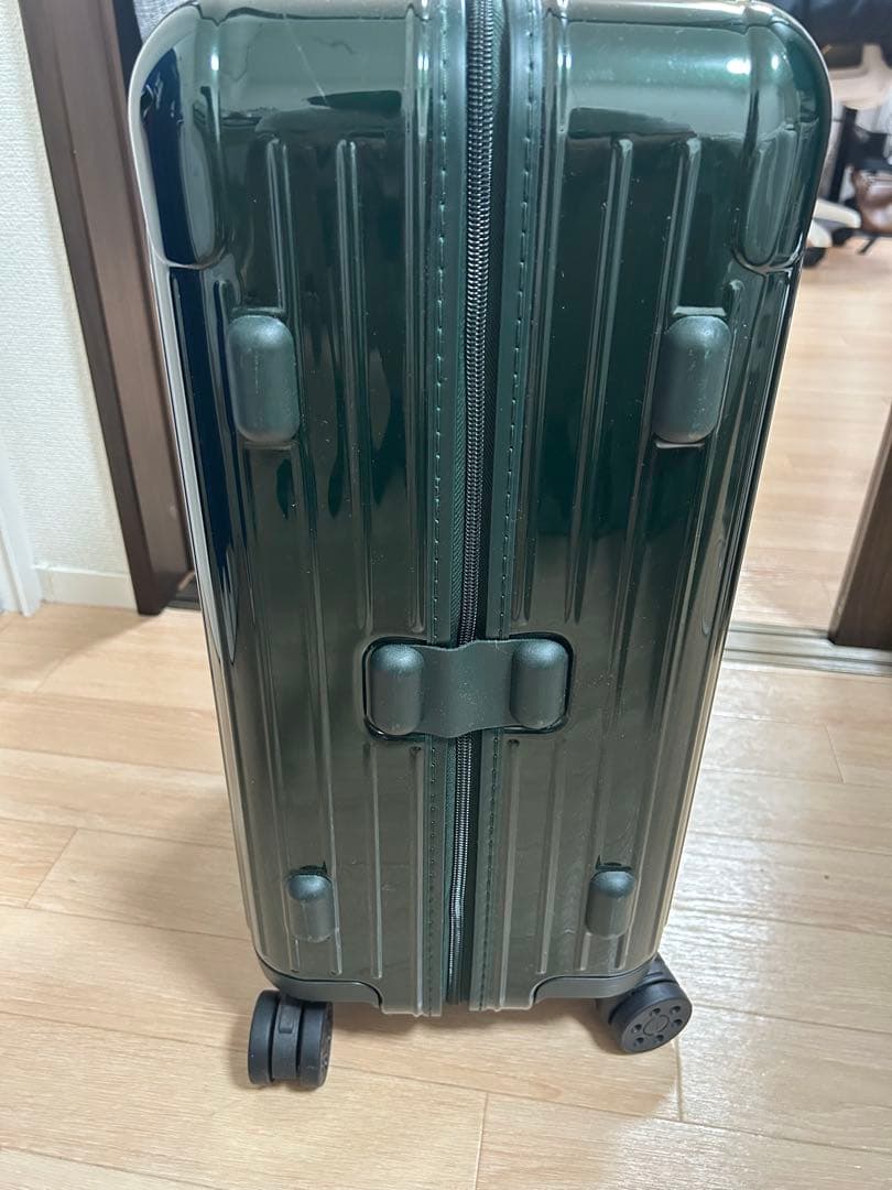 [RIMOWA] リモワ エッセンシャル キャビンサイズ ラゲッジ（グリーン）