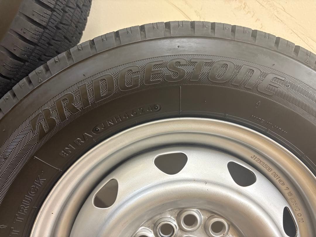 ブリヂストンスタッドレスタイヤ(鉄ホイール)145/80R12ハイゼット