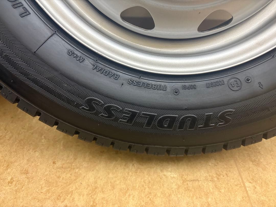 ブリヂストンスタッドレスタイヤ(鉄ホイール)145/80R12ハイゼット