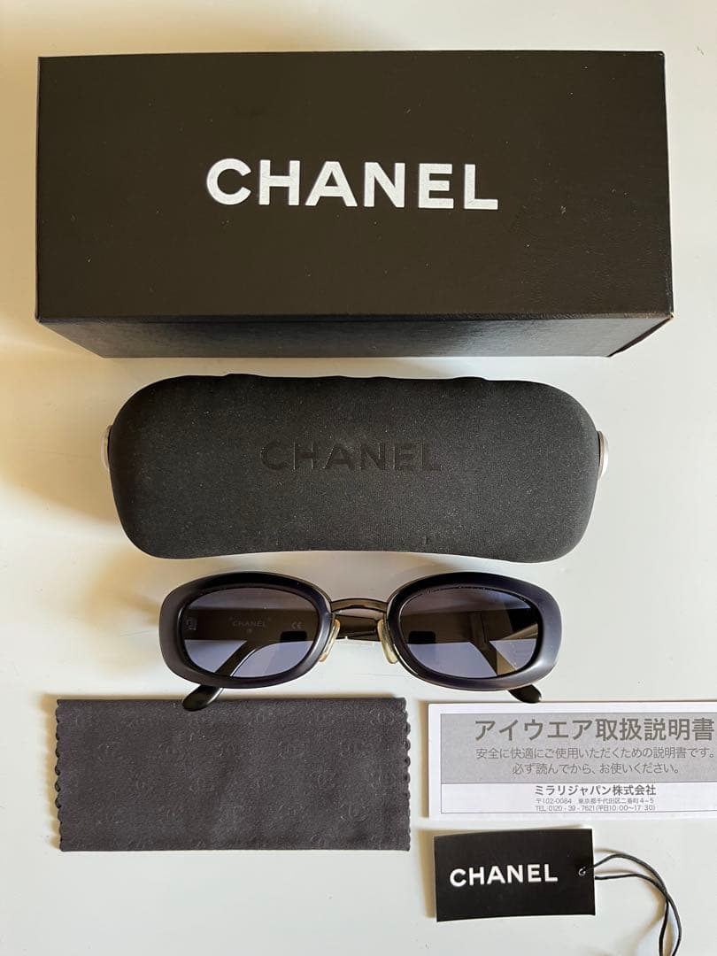 CHANEL　オーバル　パープル系レンズ　レディースサングラス　美品　ケース付き