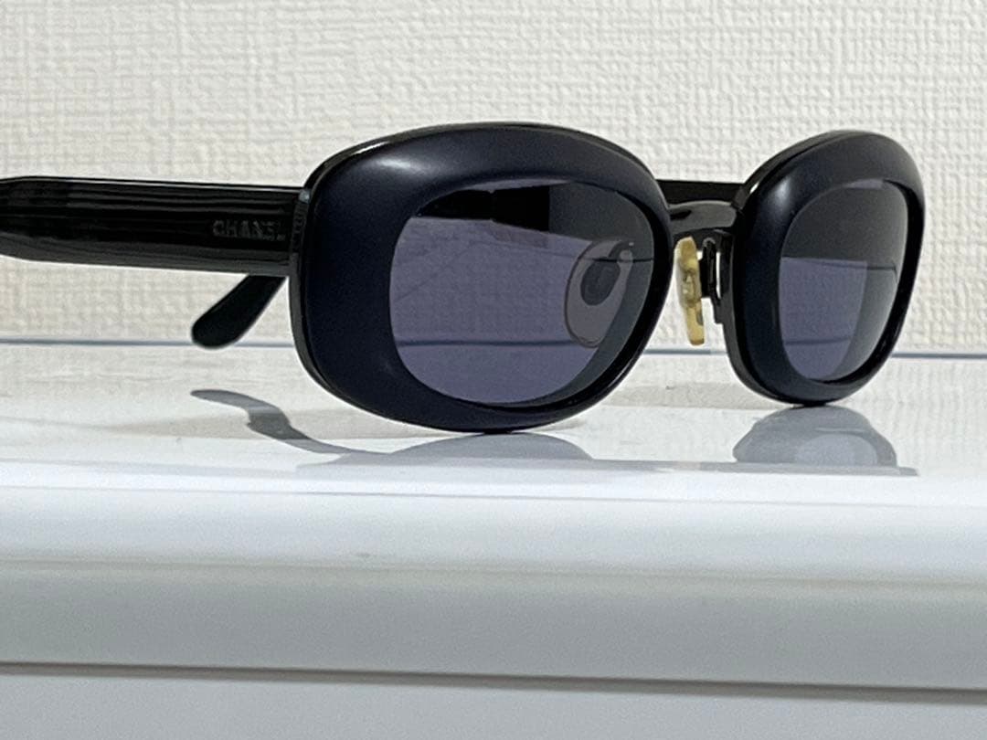 CHANEL　オーバル　パープル系レンズ　レディースサングラス　美品　ケース付き