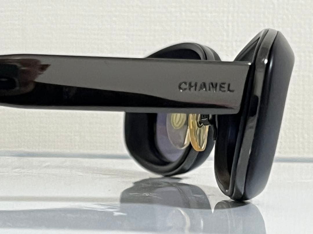 CHANEL　オーバル　パープル系レンズ　レディースサングラス　美品　ケース付き