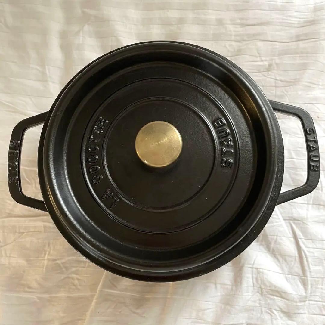 お値下げしてます【22cm BK】Staub 鍋