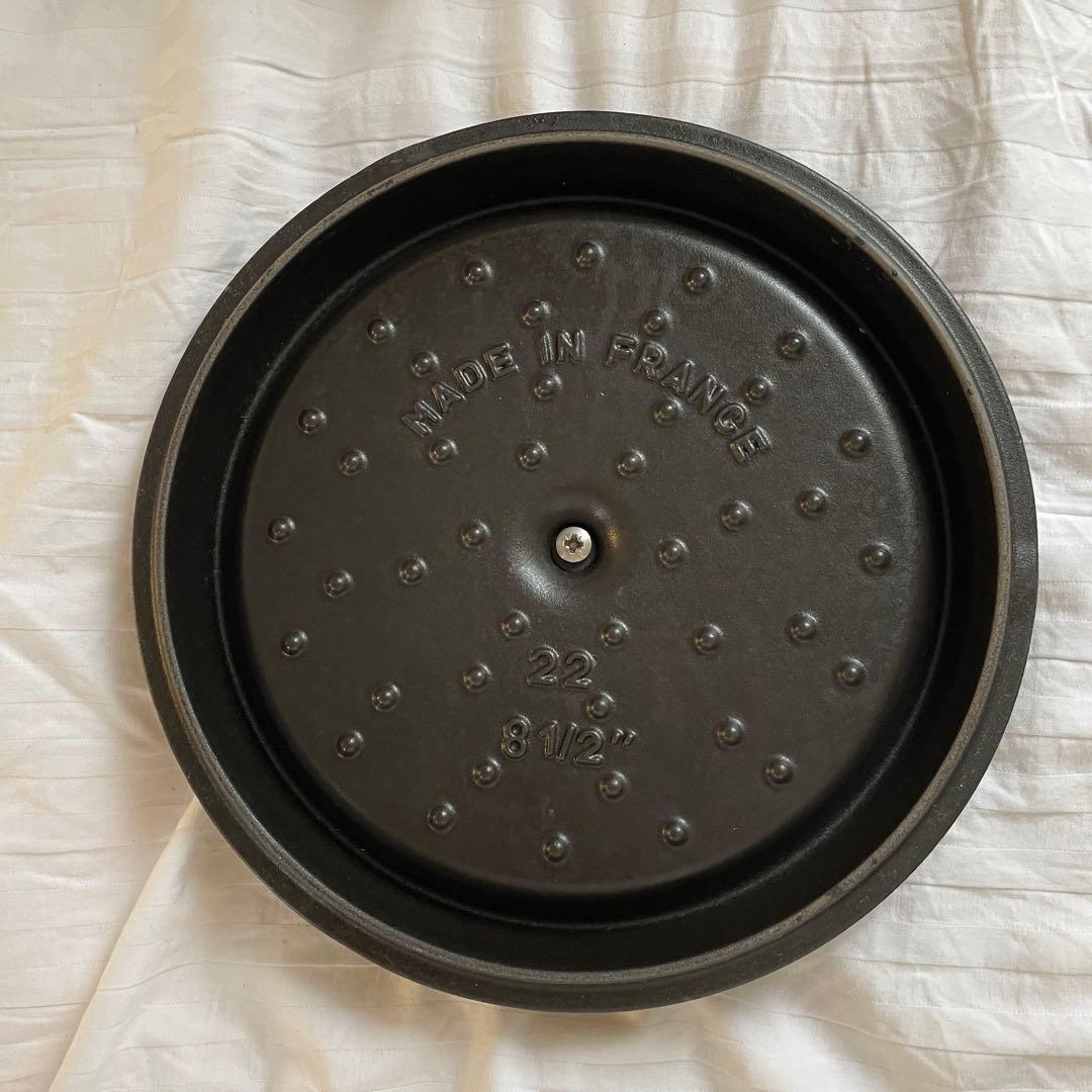 お値下げしてます【22cm BK】Staub 鍋