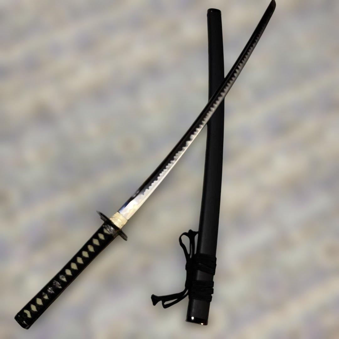 高級模造刀(居合刀) 長谷川平蔵拵え 黒柄 柳生波透し丸鍔 金口金尻黒鞘