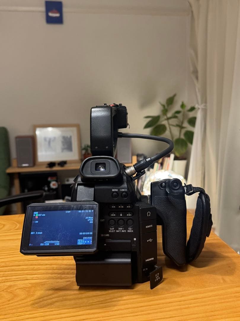 Canon EOS C100 業務用ビデオカメラ本体