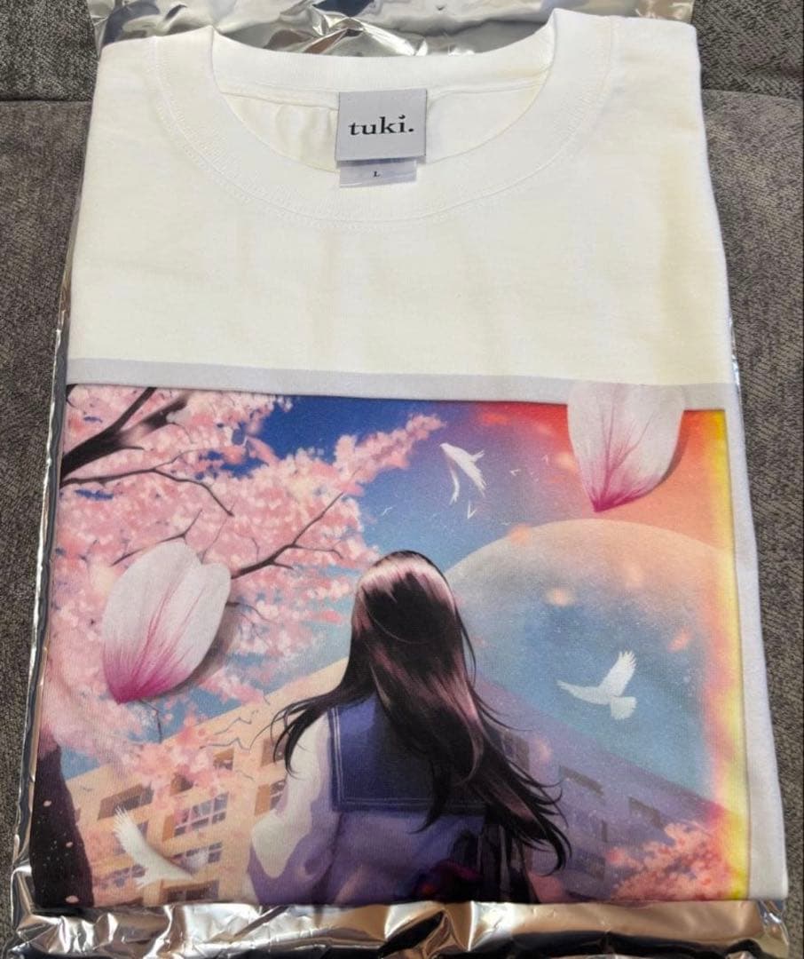 【新品】tuki. サクラキミワタシ ランダムカバーアートコレクションTシャツL