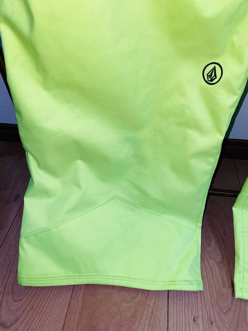 VOLCOM 蛍光イエロー スノーボードパンツ