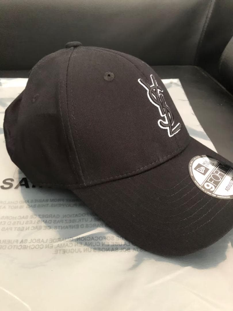 YSL ブラックキャップ