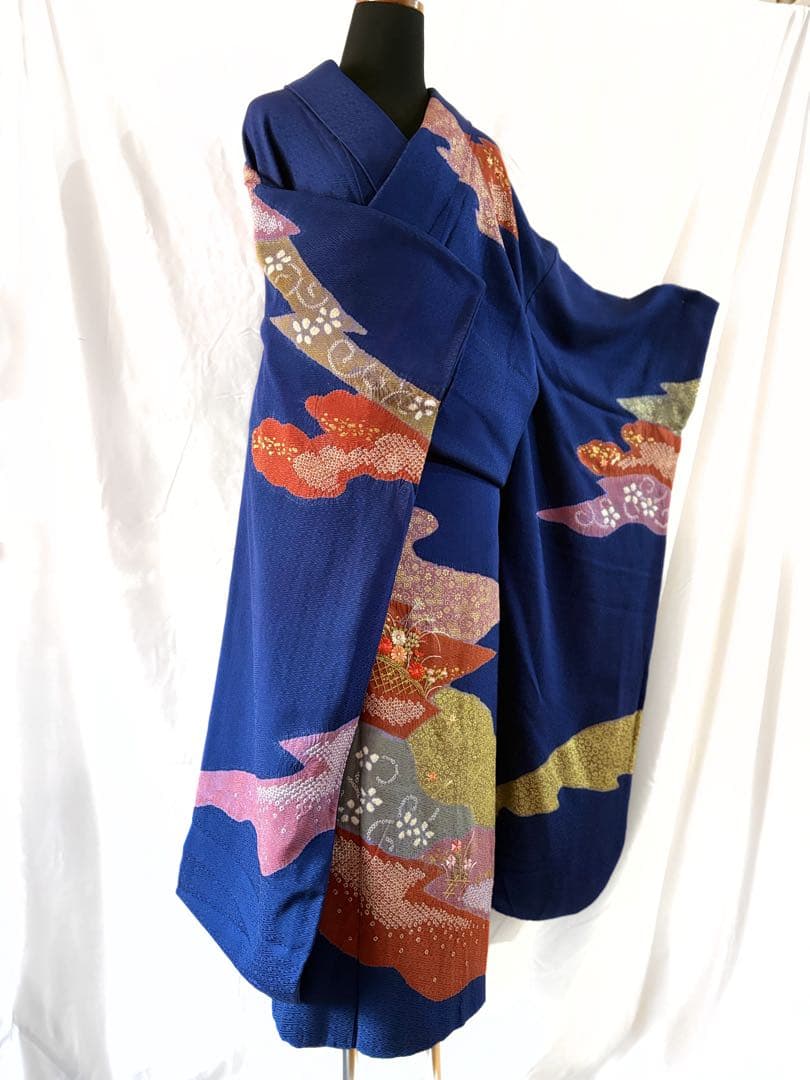 青色 振袖 雲模様 金糸刺繍　美品　Mサイズ　156