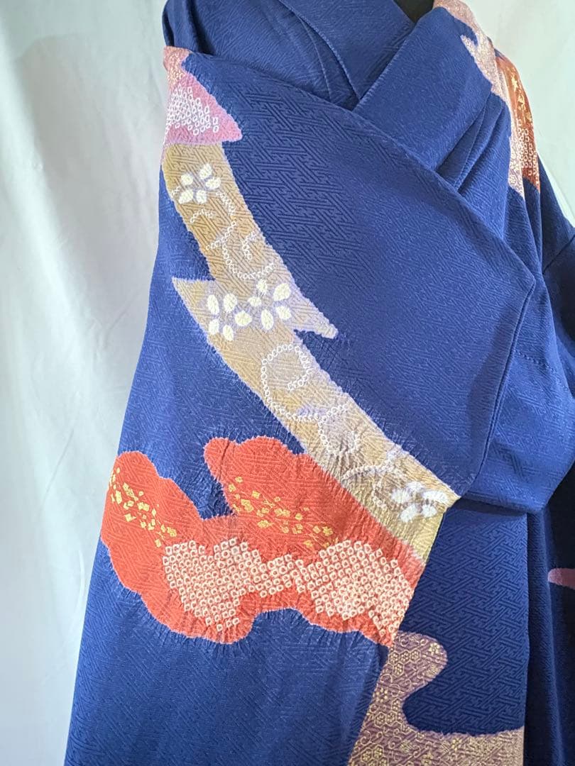 青色 振袖 雲模様 金糸刺繍　美品　Mサイズ　156