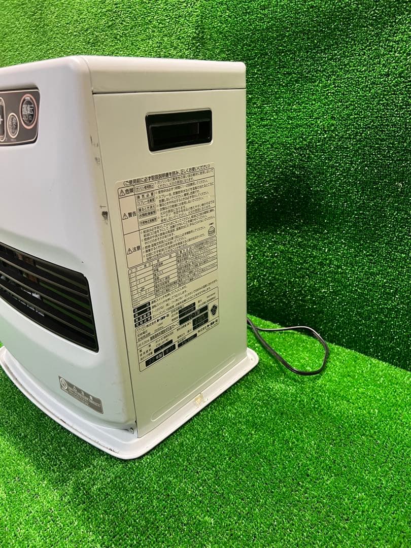 美品高年式　LC-33M(W)マット ホワイト　トヨトミ 　石油ファンヒーター