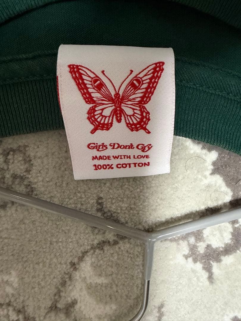 Girls Dont Cry angel Tシャツ