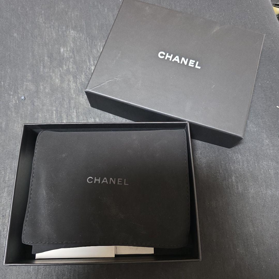 CHANEL　三つ折りラウンドジップ財布