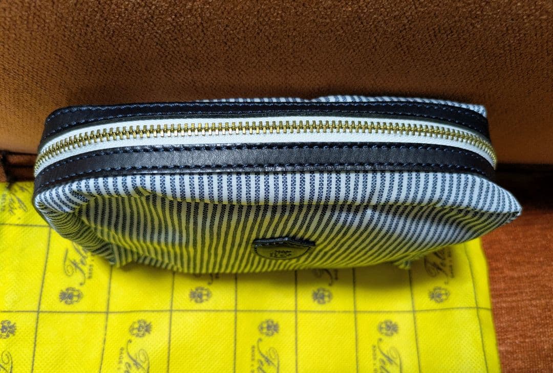 Felisi フェリージ ネイビーストライプデザイン トラベルポーチ(未使用)