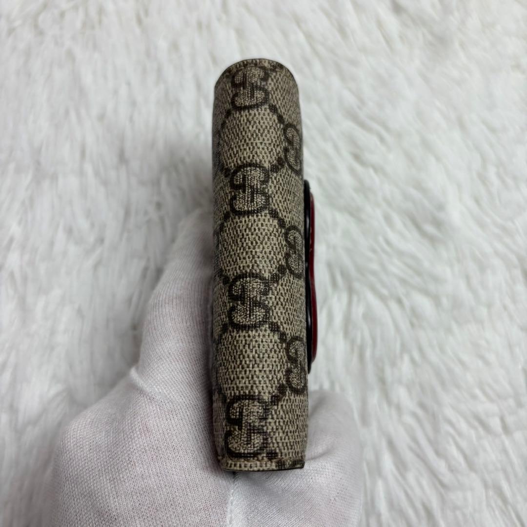 ✨美品✨ グッチ 二つ折り財布 GGスプリーム ハート ロゴ 型押し ベージュ